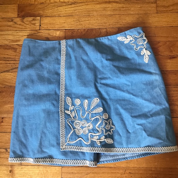 Anthropologie Dresses & Skirts - Denim skirt, cream embroidering. Worn once Anthropologie Dresses & Skirts - Denim skirt, cream embroidering. Worn once